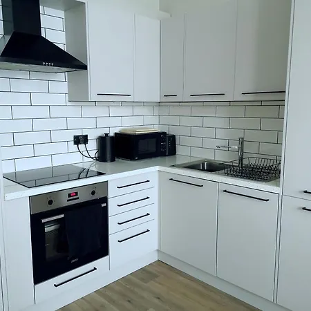 Stunning Modern Apartment Sleeps 4 - 6 Min Walk From Golden Beaches-Free Parking Bournemouth Exterior photo