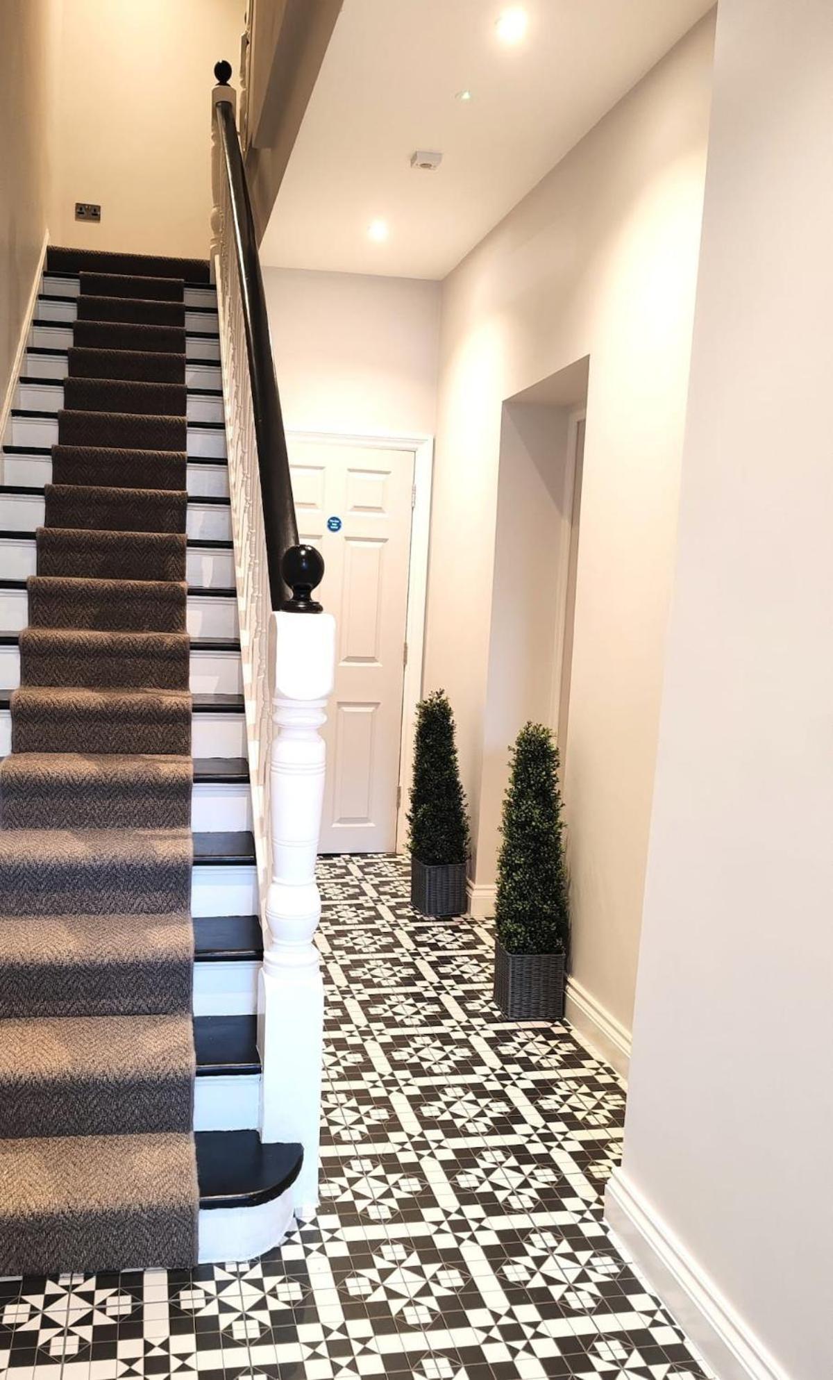 Apartment Stunning Modern Sleeps 4 - 6 Min Walk From Golden Beaches-free Parking